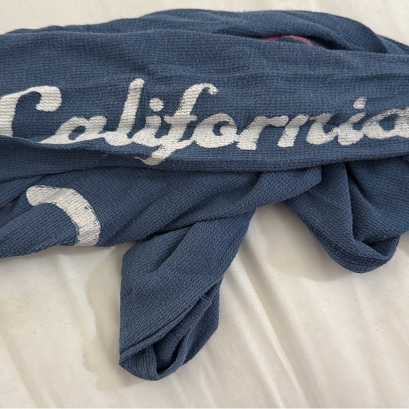 Hollister Blue Long Sleeve Top with Pink and White Accents - Picture 4 of 4